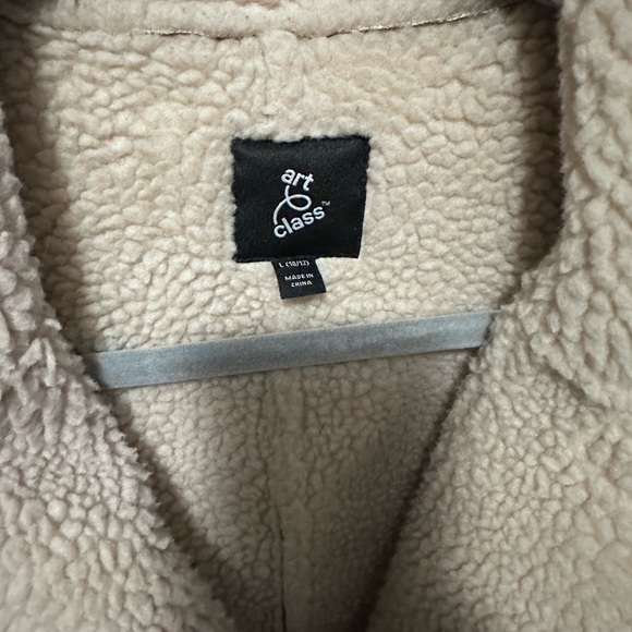 Girls faux suede coat L - Picture 3 of 3